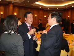史国君副市长与我会常务副会长姚达先生亲切交谈
